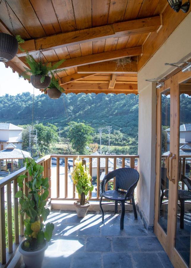 Osho Himalayas Wellness Resort Кангра Екстер'єр фото