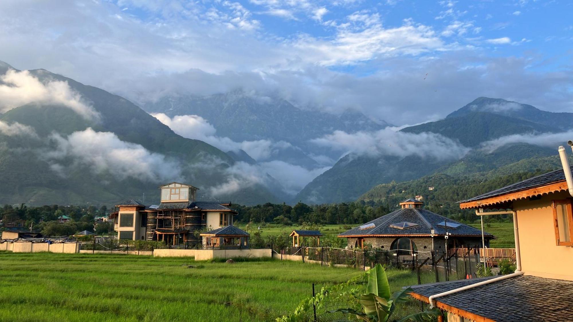 Osho Himalayas Wellness Resort Кангра Екстер'єр фото